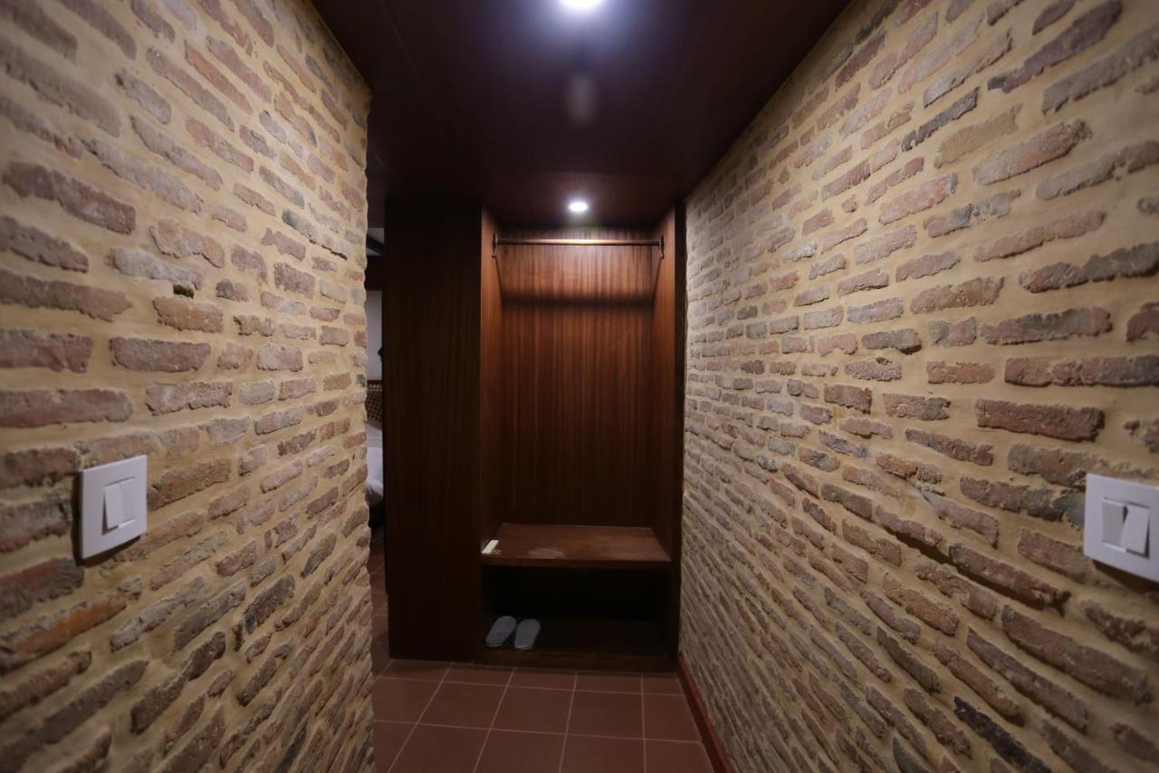Pahan Chhen - Boutique Hotel カトマンズ エクステリア 写真